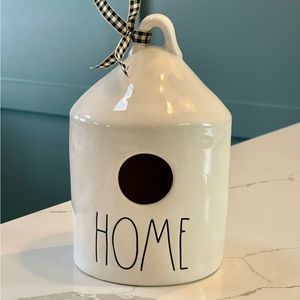 Great gift item❣️Adorable Rae Dunn Pottery Birdhouse  NWOT.
